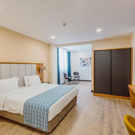 Best Western Plus バトゥーミ エクステリア 写真
