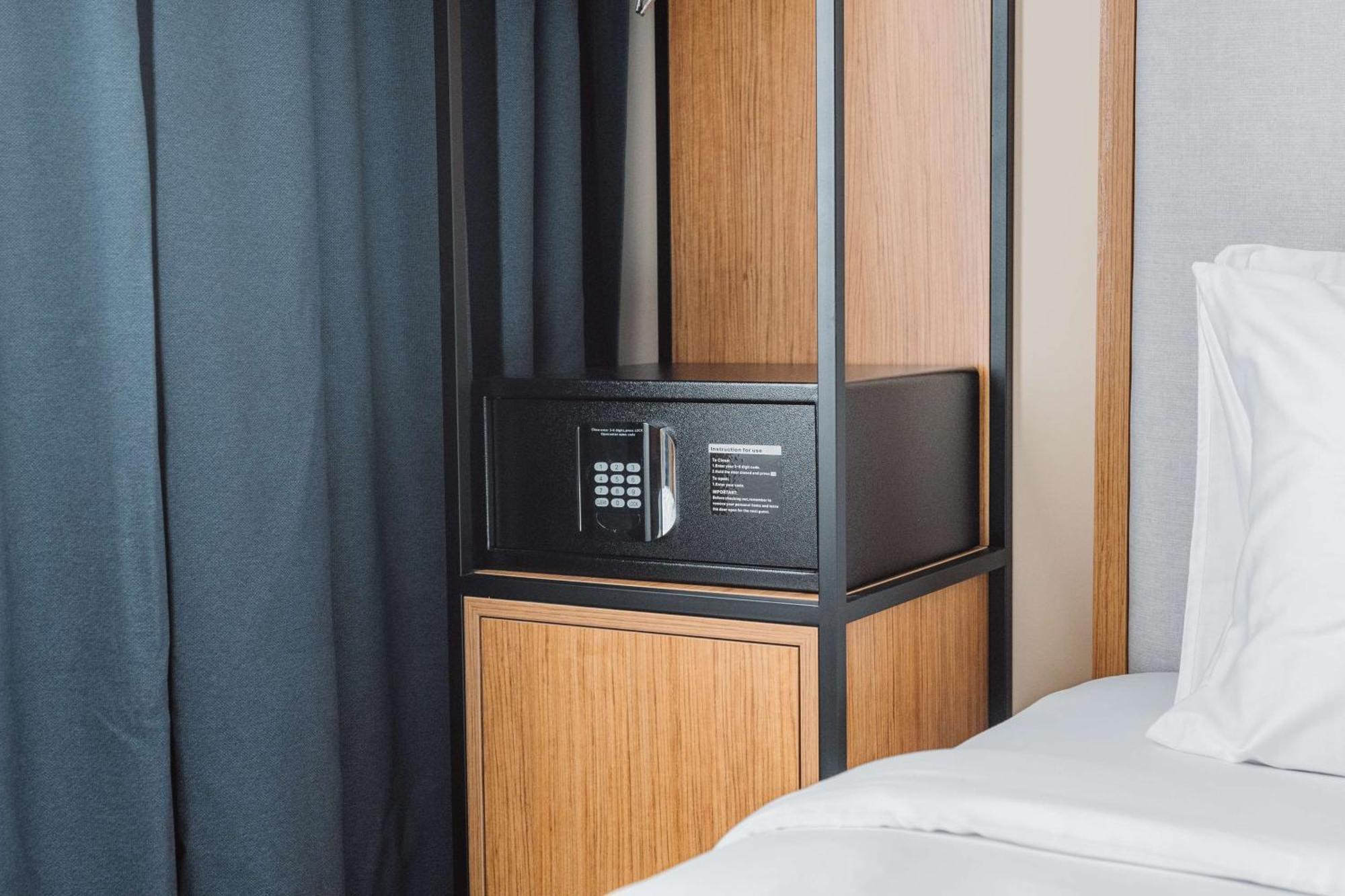 Best Western Plus バトゥーミ エクステリア 写真