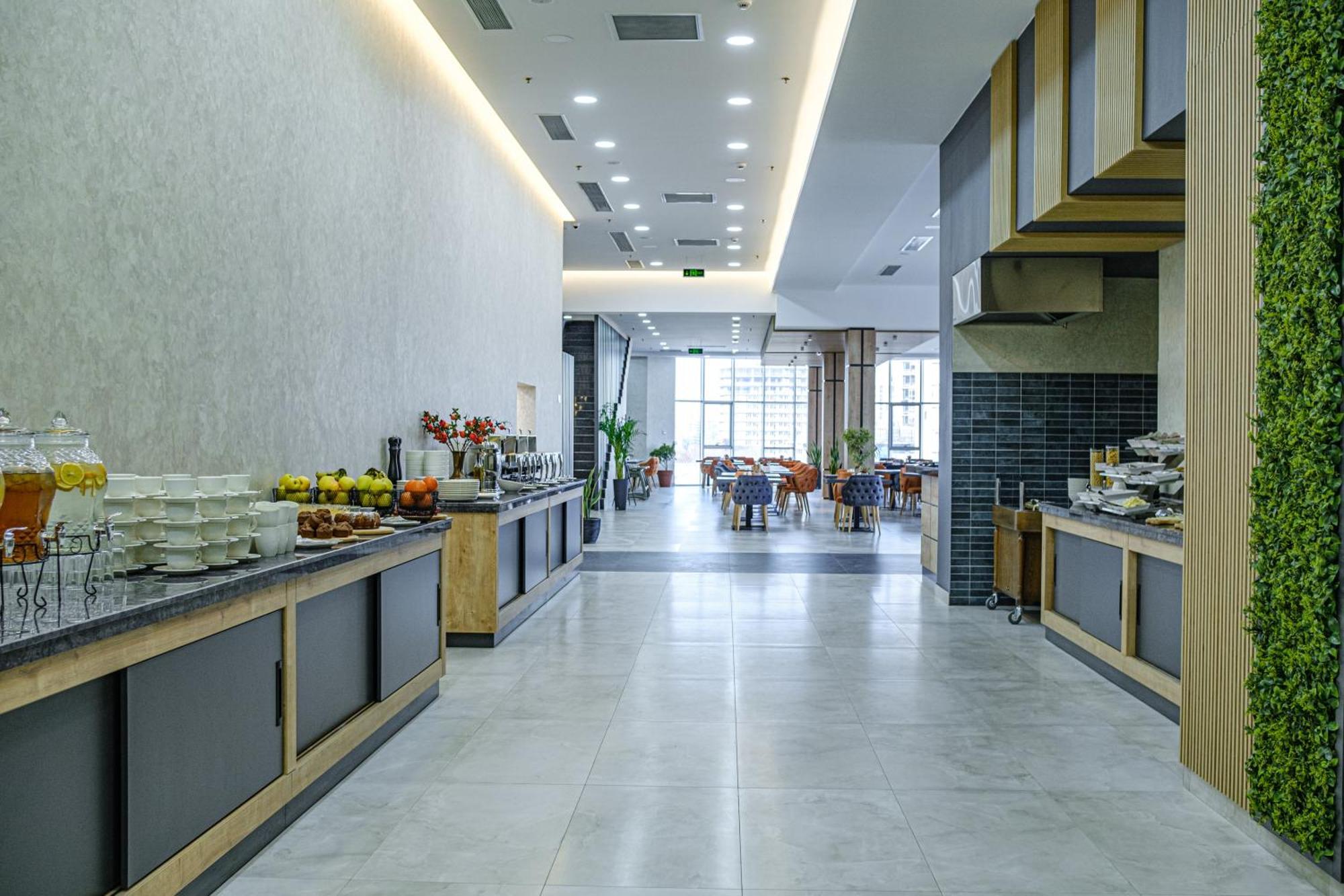 Best Western Plus バトゥーミ エクステリア 写真