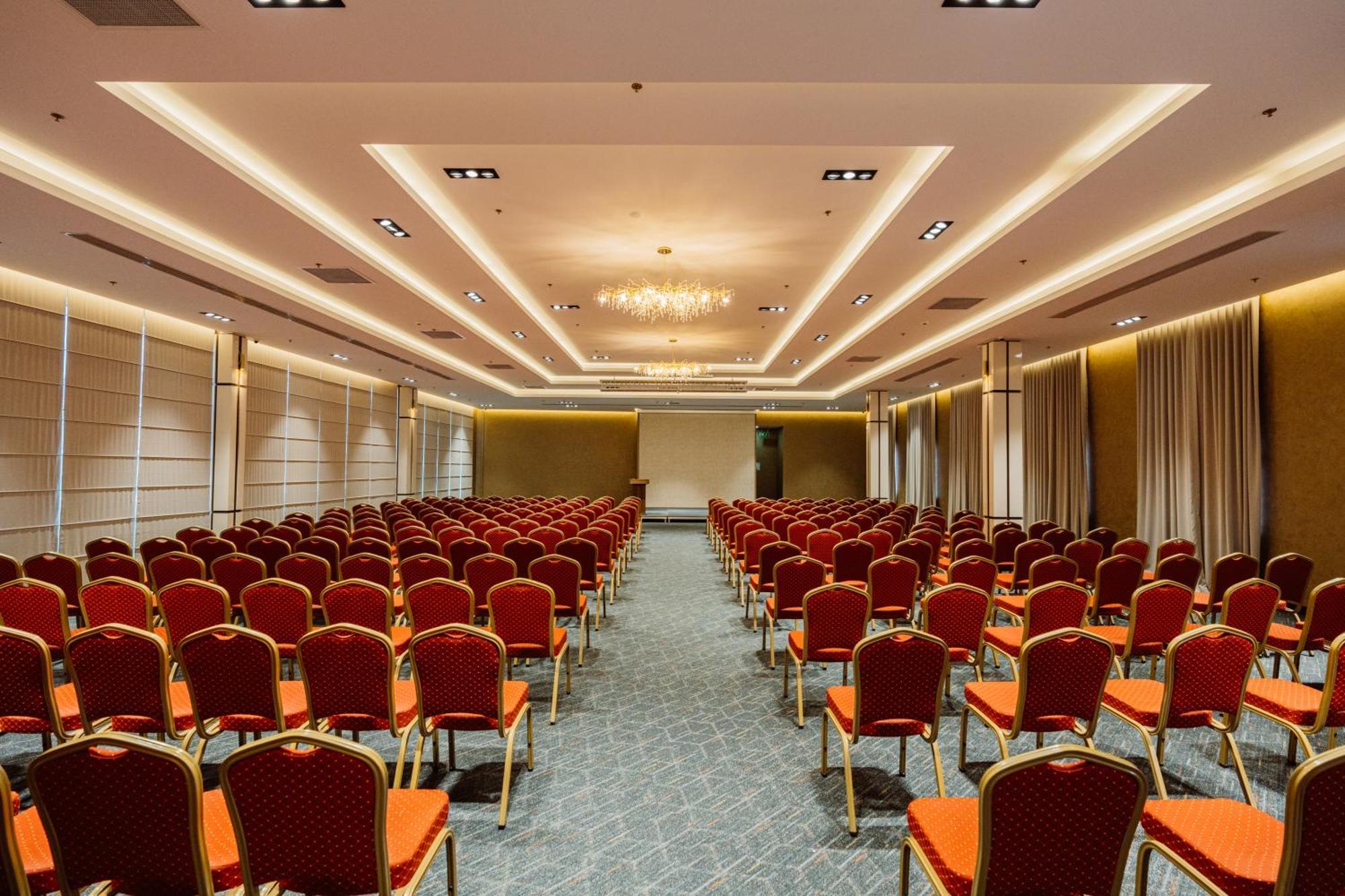 Best Western Plus バトゥーミ エクステリア 写真