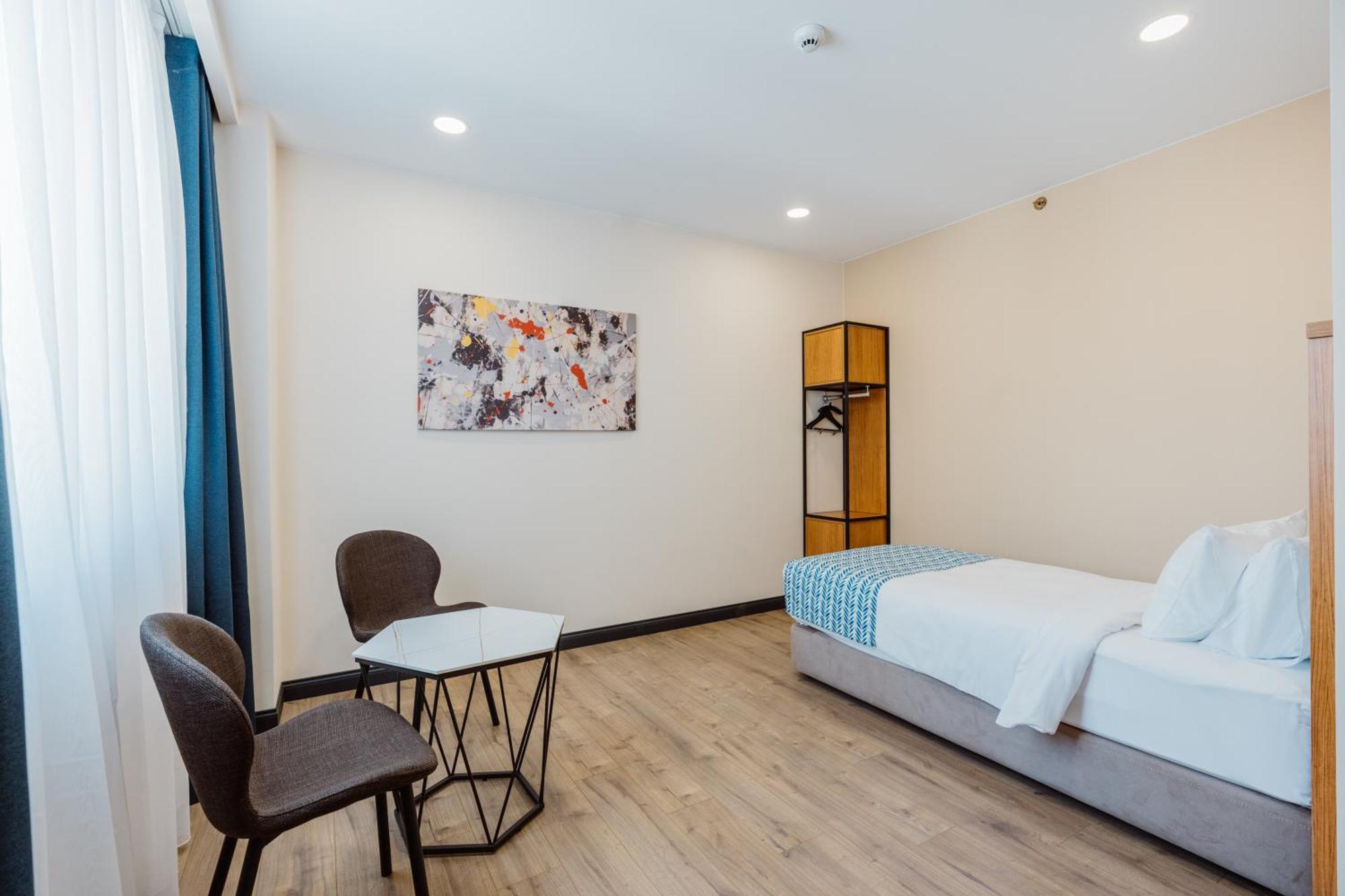 Best Western Plus バトゥーミ エクステリア 写真